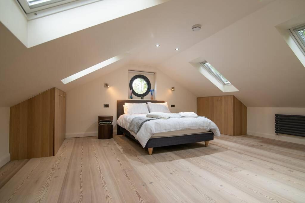 Luxury Coach House Next To Woodland In Knutsford Villa Exteriör bild