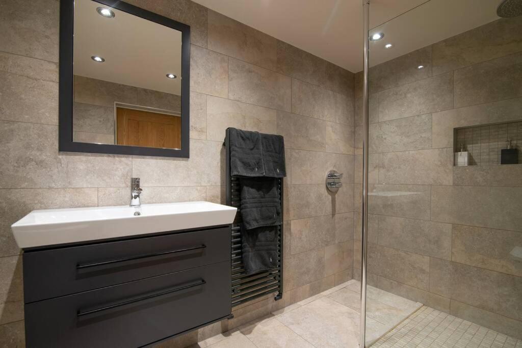 Luxury Coach House Next To Woodland In Knutsford Villa Exteriör bild