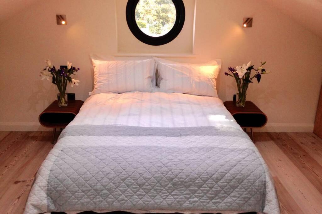 Luxury Coach House Next To Woodland In Knutsford Villa Exteriör bild