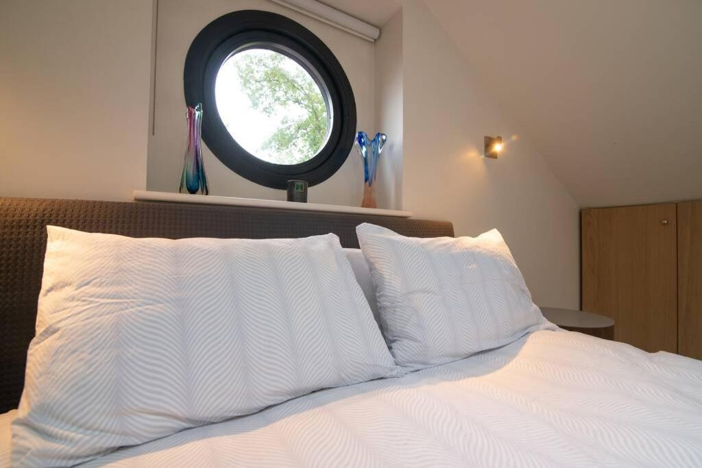 Luxury Coach House Next To Woodland In Knutsford Villa Exteriör bild
