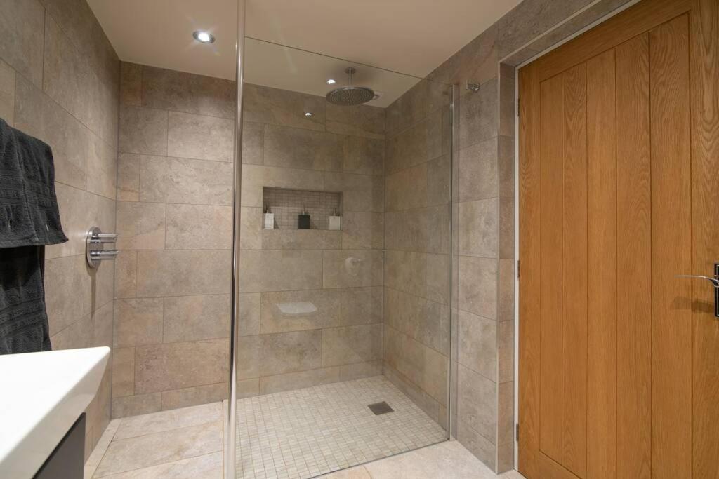 Luxury Coach House Next To Woodland In Knutsford Villa Exteriör bild